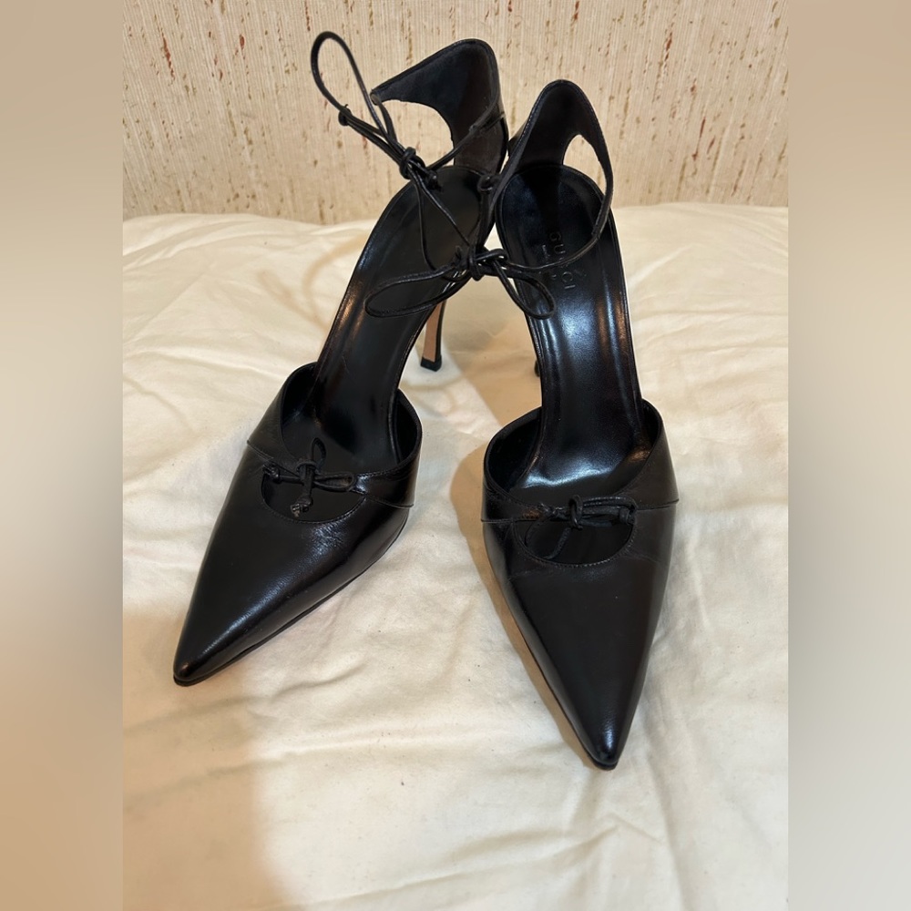 Gucci leather bow ankle stiletto pumps